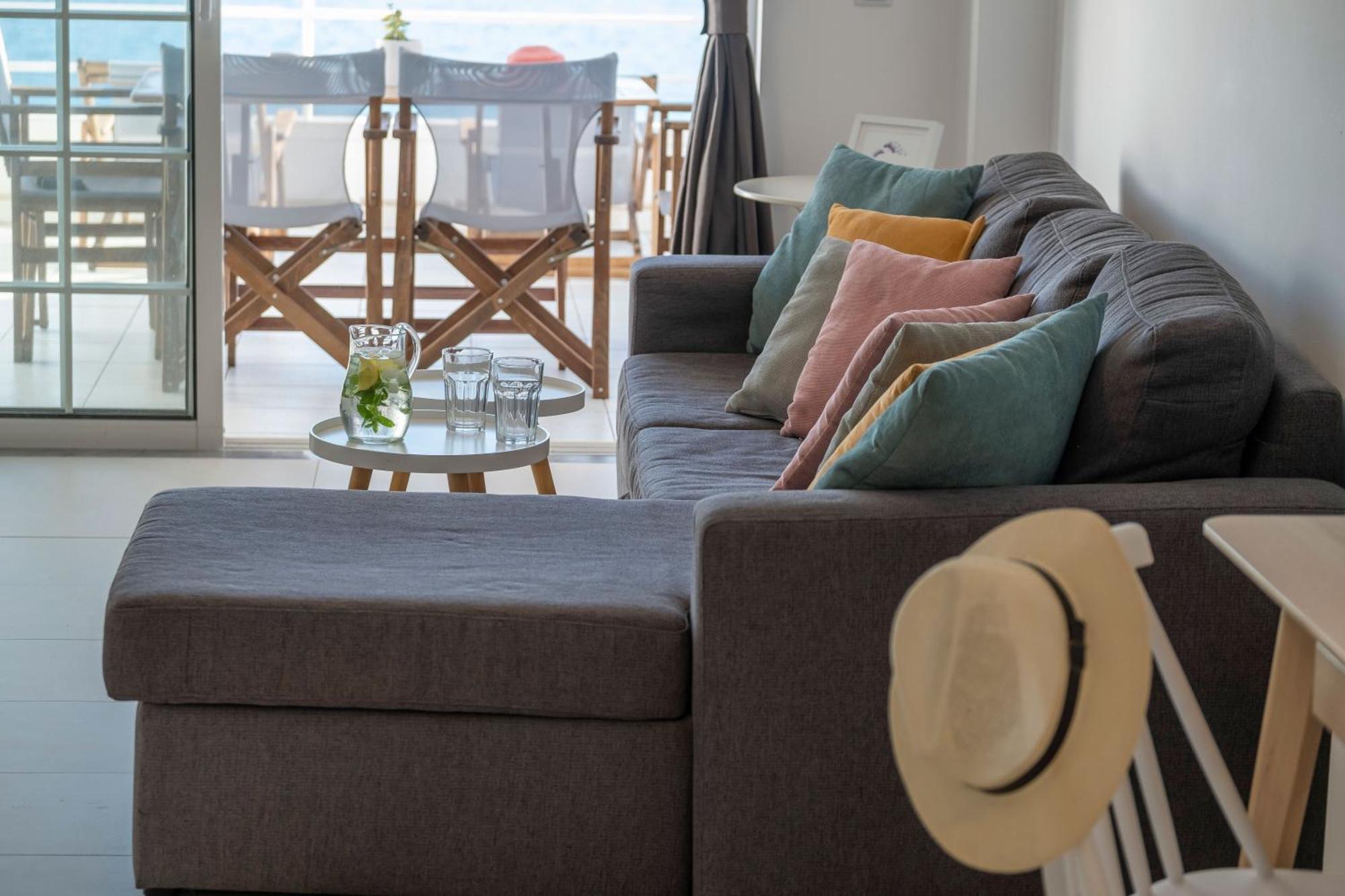 Luxurioeses Apartment Mit Einem Schlafzimmer Direkt Am Wasser, Meerblick Киверион Экстерьер фото