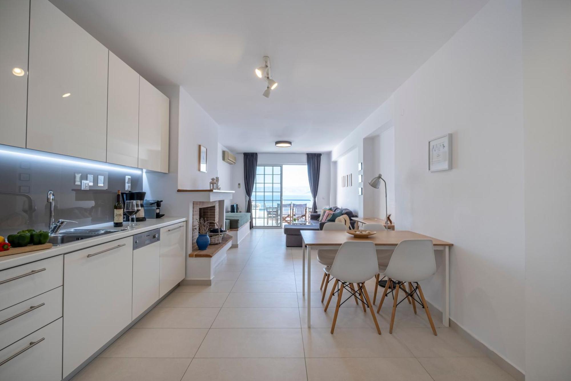 Luxurioeses Apartment Mit Einem Schlafzimmer Direkt Am Wasser, Meerblick Киверион Экстерьер фото
