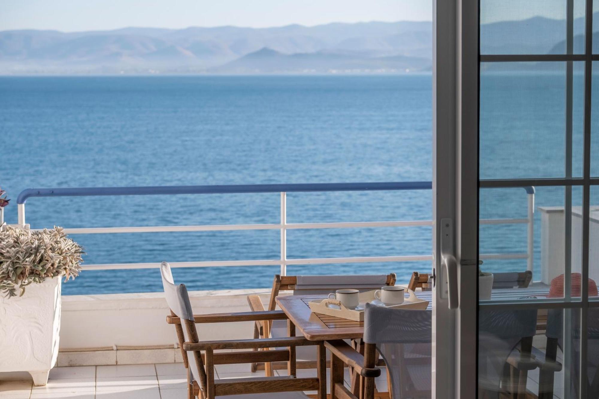 Luxurioeses Apartment Mit Einem Schlafzimmer Direkt Am Wasser, Meerblick Киверион Экстерьер фото